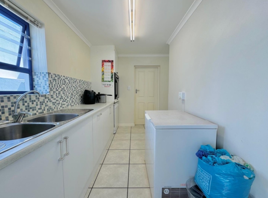 3 Bedroom Property for Sale in Blue Lagoon Western Cape